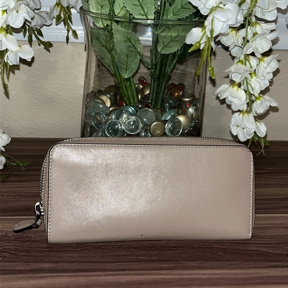 COACH LEATHER ACCORDIAN ZIP WALLET - Picture 5 of 16